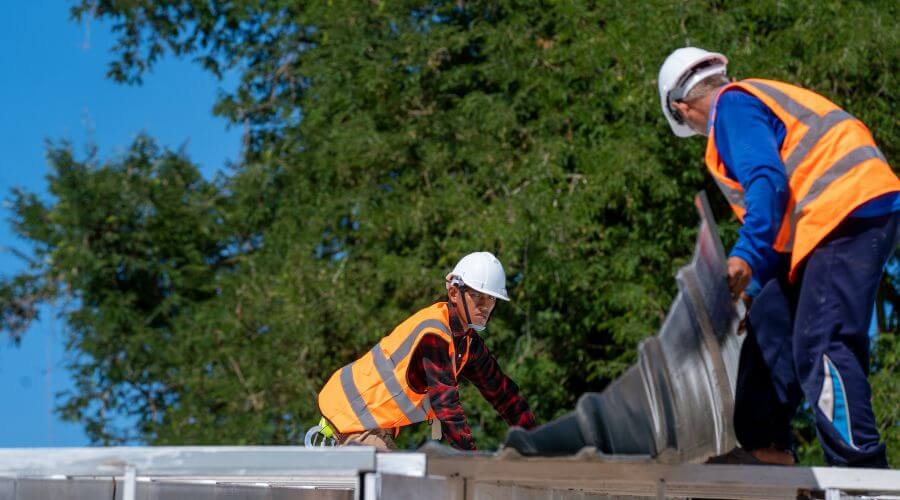 Expert Emergency Roof Repairs services in Cohoctah, MI